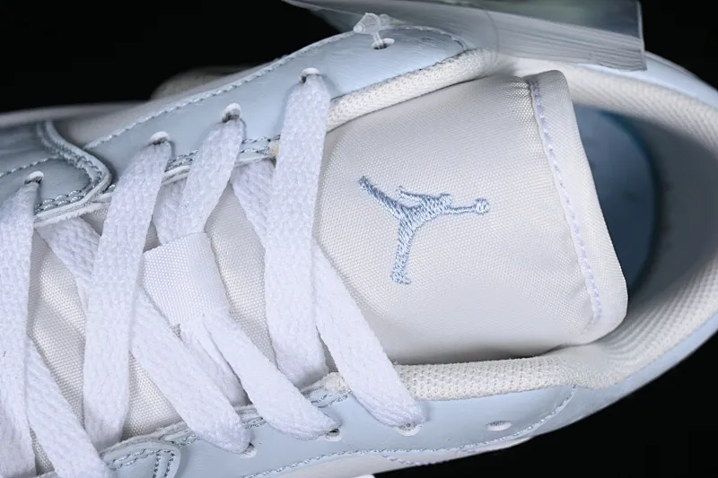 All categories Air Jordan Jordan series basketball shoes Air Jordan 1 Low Air Jordan 1 Low AJ1 Joe 1 Christmas customization Ice and Snow Puppy Low-top cultural and casual sneakers FQ9112-100